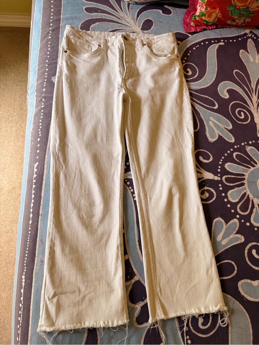 Zara Mid-Rise Cropped Flare White Jeans